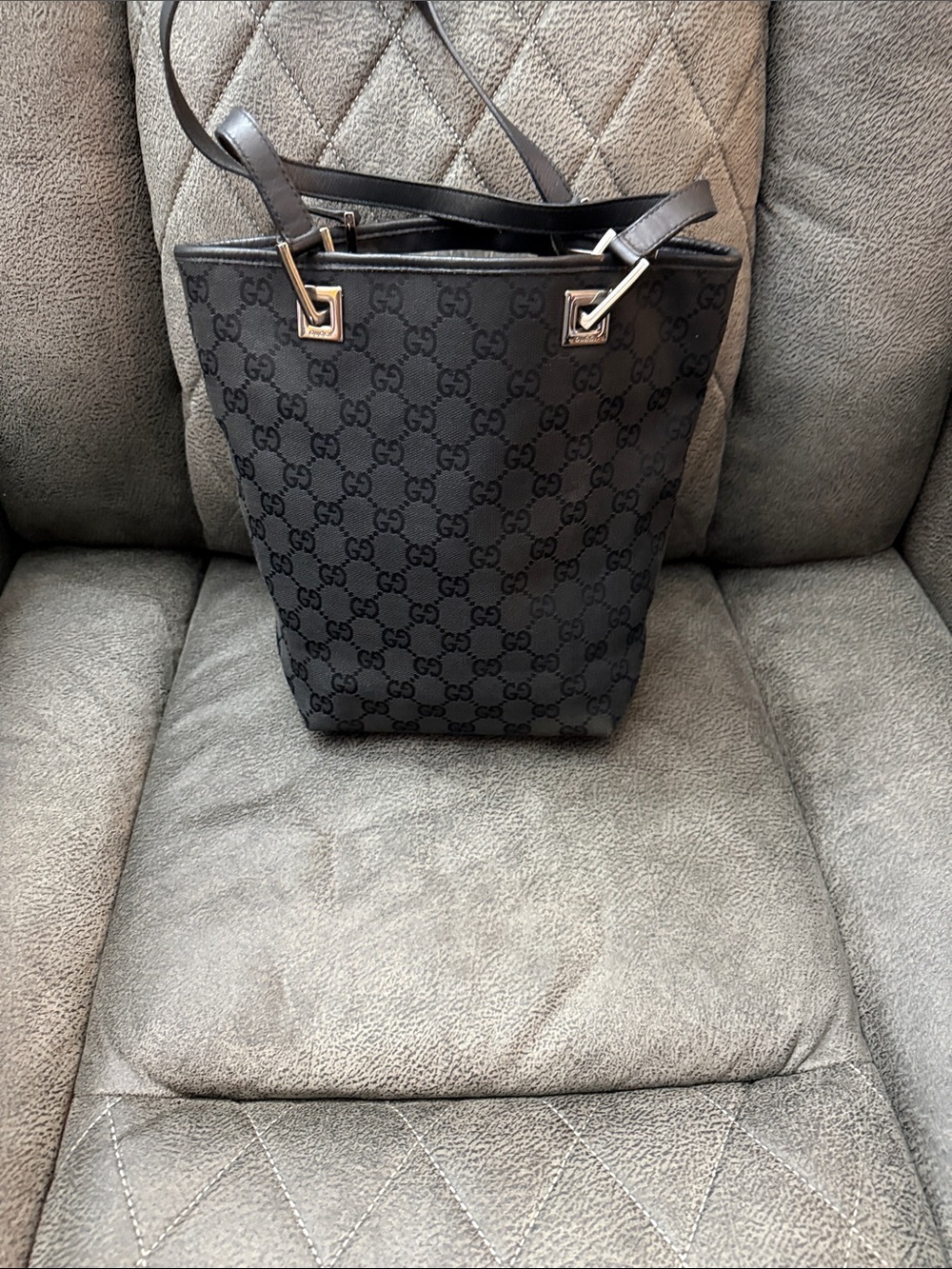 Gucci Black GG Supreme Shoulder Bucket Bag - Picture 1 of 8